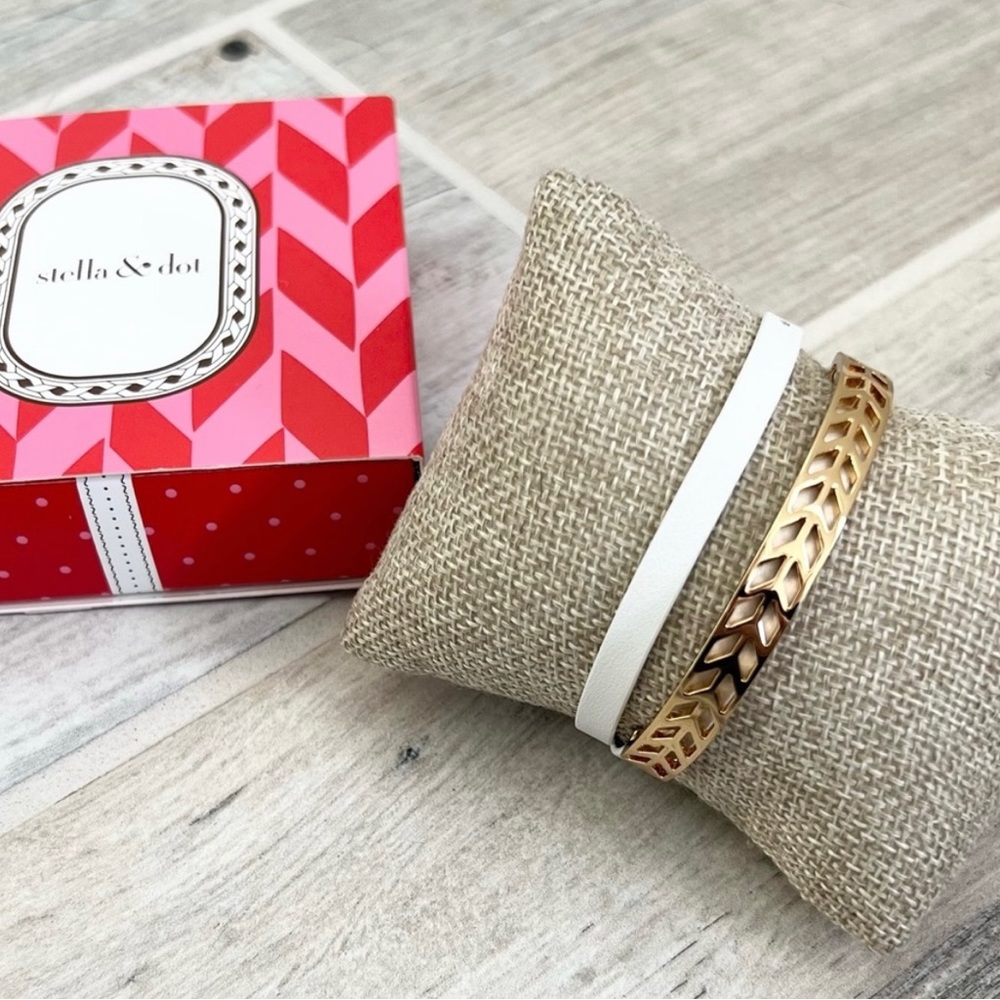 Ally Double Wrap Bracelet - Picture 3 of 10